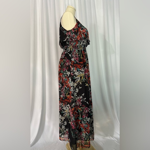 Studio JPR Black and Red Floral Maxi Dress and Elastic Waist (652) - Picture 3 of 11